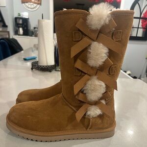 Koolaburra Tan Winter Boots with Fur Accents